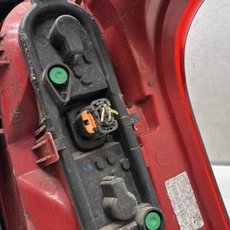 Feu arriere principal gauche (feux) PEUGEOT 5008 1 Photo n°3