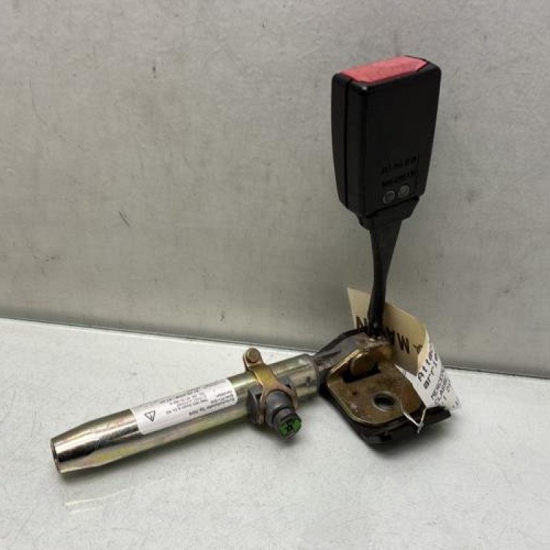 Pretensionneur de ceinture arriere gauche MERCEDES CLASSE C 203 Photo n°1