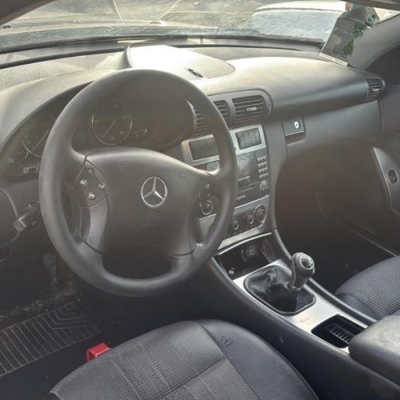 Pretensionneur de ceinture arriere gauche MERCEDES CLASSE C 203 Photo n°17