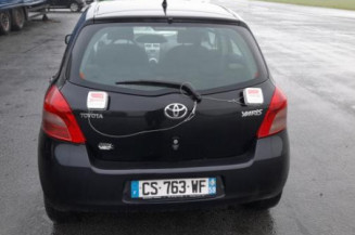 Pretensionneur de ceinture avant droit TOYOTA YARIS 2