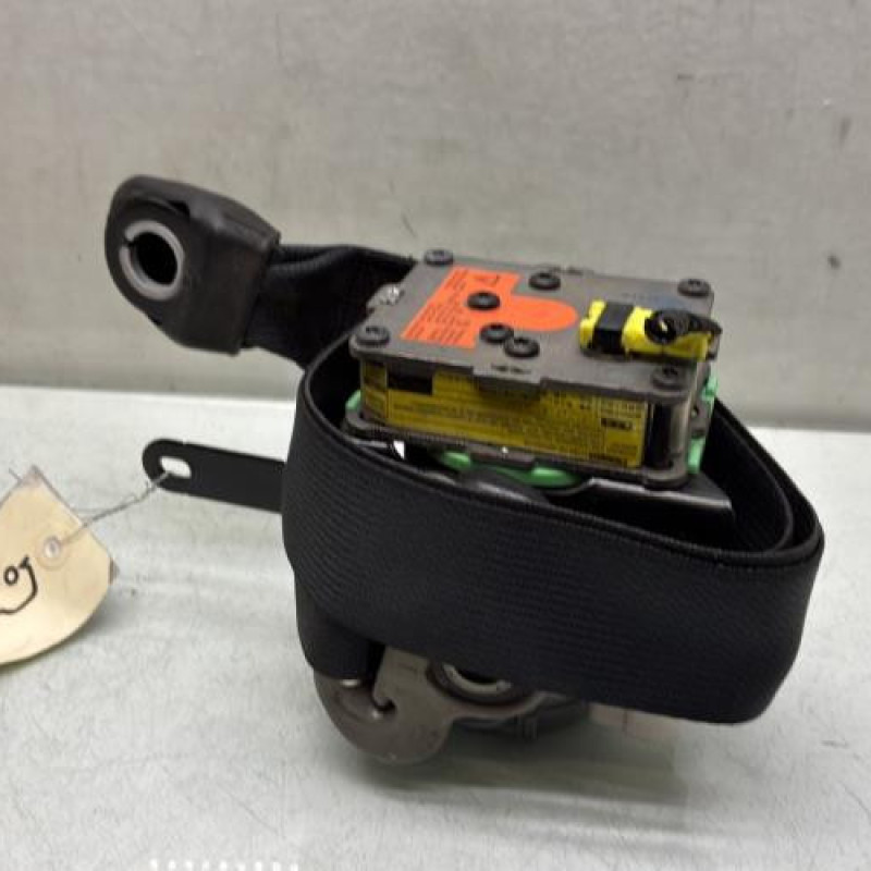Pretensionneur de ceinture avant gauche TOYOTA YARIS 2 Photo n°3