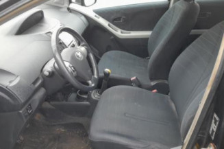 Pretensionneur de ceinture avant gauche TOYOTA YARIS 2