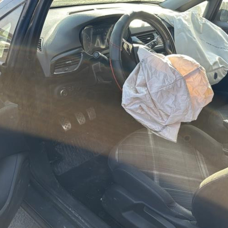 Moteur OPEL CORSA E Photo n°19