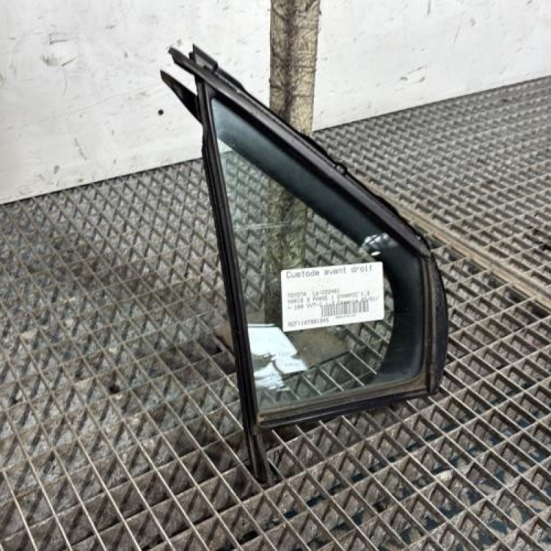 Custode avant droit (porte) TOYOTA YARIS 3 Photo n°2