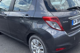 Custode avant droit (porte) TOYOTA YARIS 3