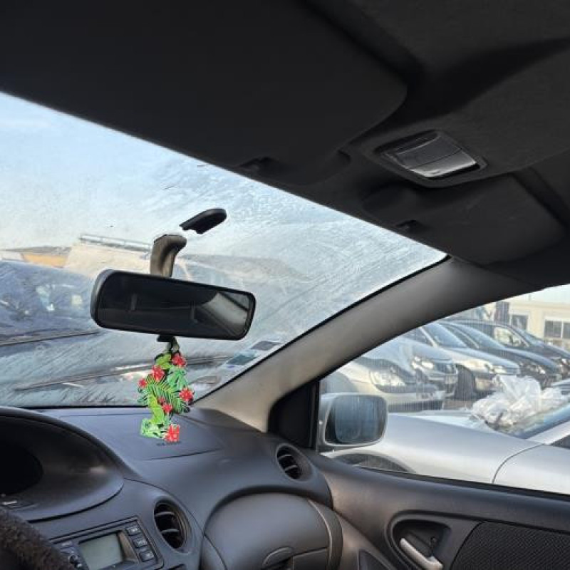 Feu arriere principal droit (feux) TOYOTA YARIS 1 Photo n°18