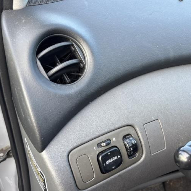 Feu arriere principal droit (feux) TOYOTA YARIS 1 Photo n°19