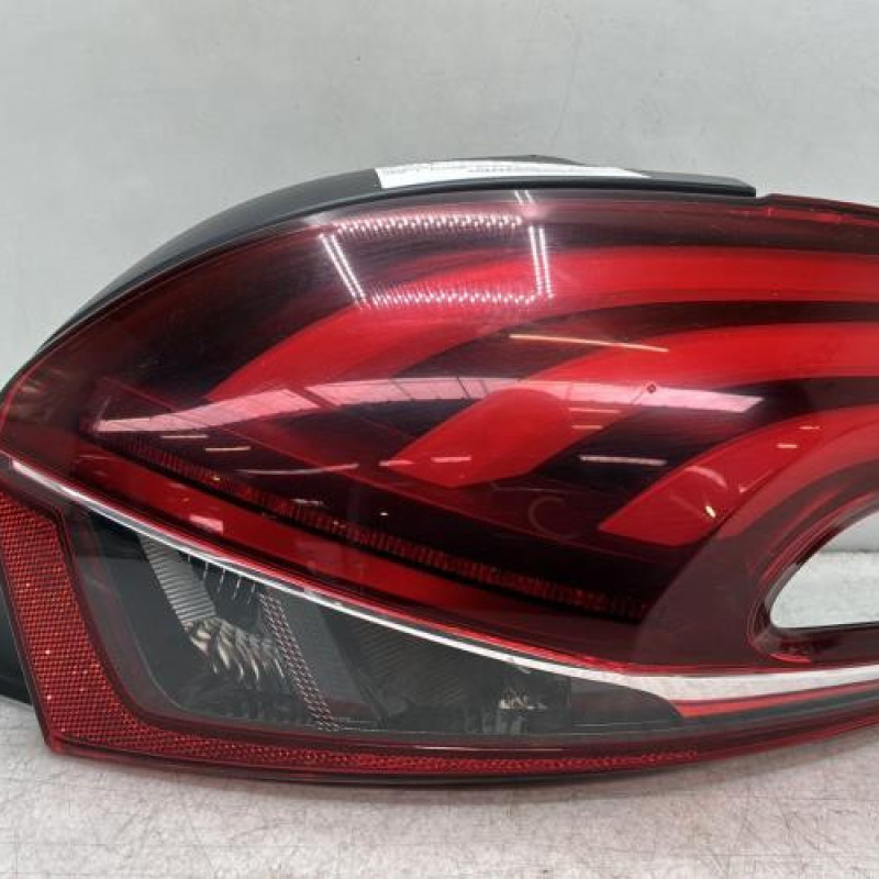 Feu arriere principal droit (feux) PEUGEOT 208 1 Photo n°1