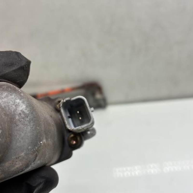 Leve vitre electrique avant gauche PEUGEOT 106 Photo n°6