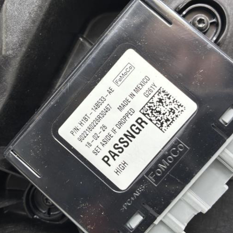 Leve vitre electrique avant droit FORD FIESTA 7 Photo n°2