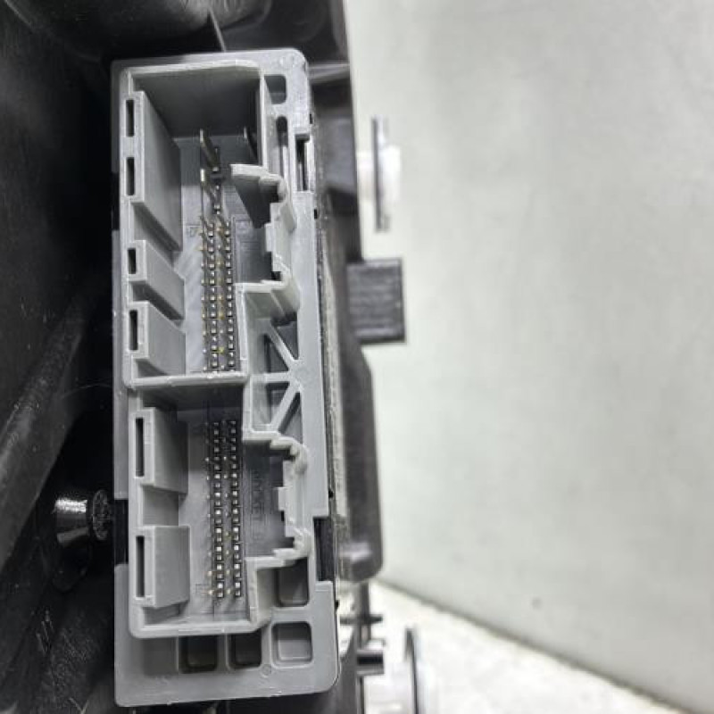 Leve vitre electrique avant droit FORD FIESTA 7 Photo n°4