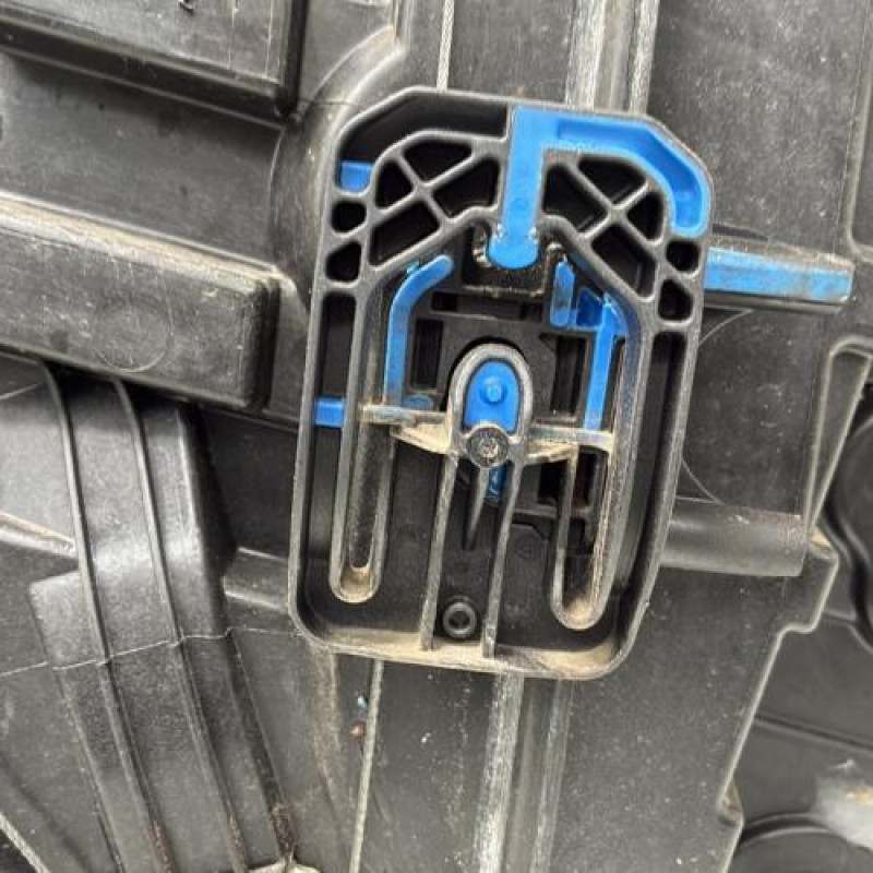 Leve vitre electrique avant gauche FORD FIESTA 7 Photo n°8