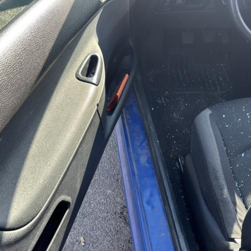 Reservoir essence PEUGEOT 206 Photo n°10