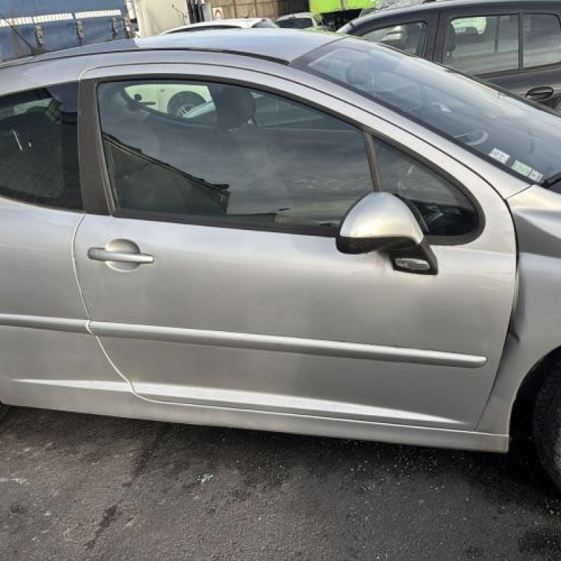 Reservoir essence PEUGEOT 207 Photo n°4