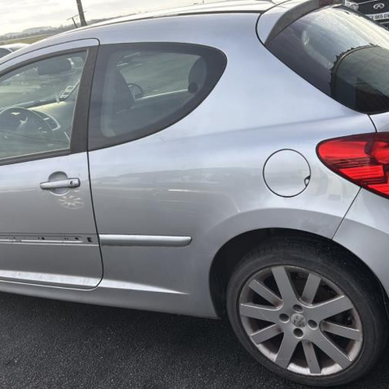 Reservoir essence PEUGEOT 207 Photo n°8