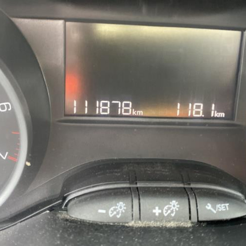 Reservoir essence PEUGEOT 208 1 Photo n°10