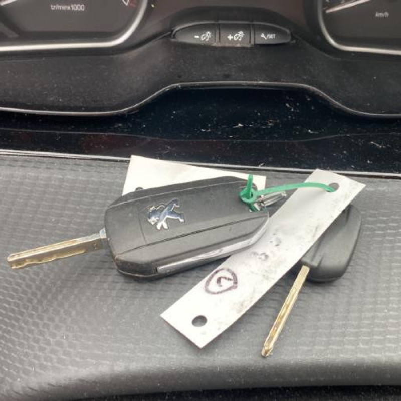 Reservoir essence PEUGEOT 208 1 Photo n°11