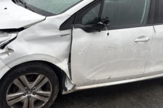 Reservoir essence PEUGEOT 208 1