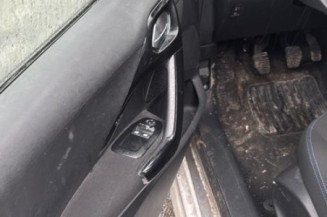 Reservoir essence PEUGEOT 208 1