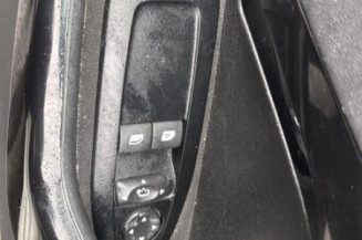 Reservoir essence PEUGEOT 208 1