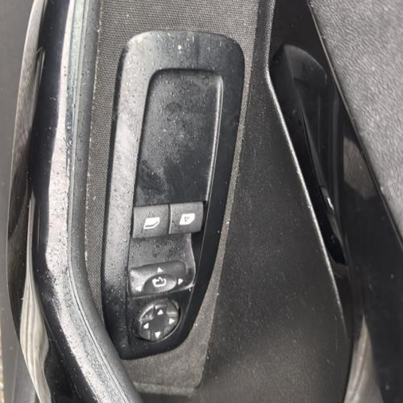 Reservoir essence PEUGEOT 208 1 Photo n°16