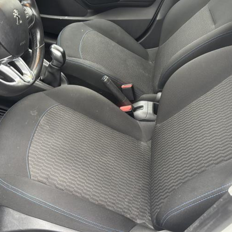 Reservoir essence PEUGEOT 208 1 Photo n°17