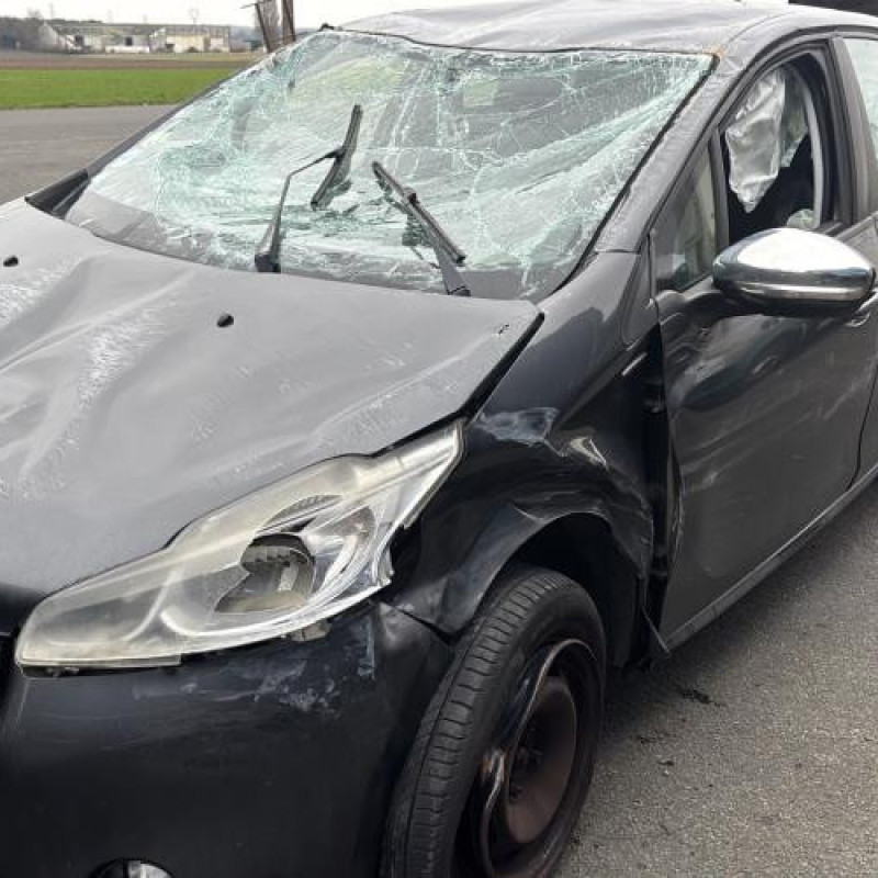 Reservoir essence PEUGEOT 208 1 Photo n°1