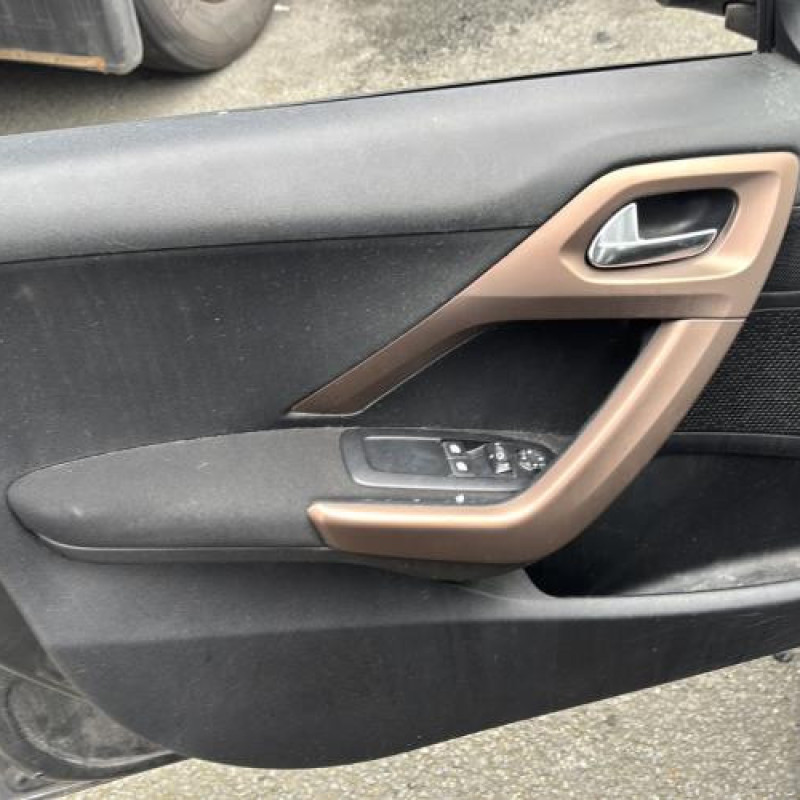 Reservoir essence PEUGEOT 208 1 Photo n°9