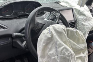 Reservoir essence PEUGEOT 208 1