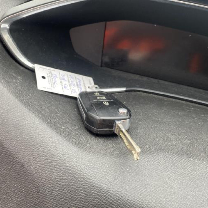 Pompe à carburant PEUGEOT 308 2 SW Photo n°10