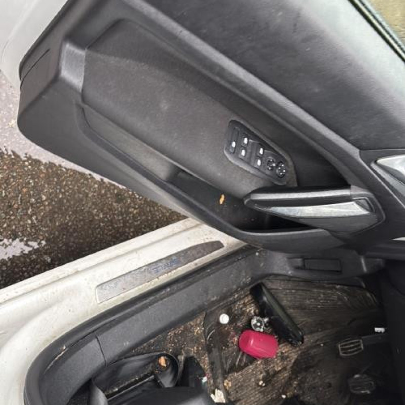 Pompe à carburant PEUGEOT 308 2 SW Photo n°13