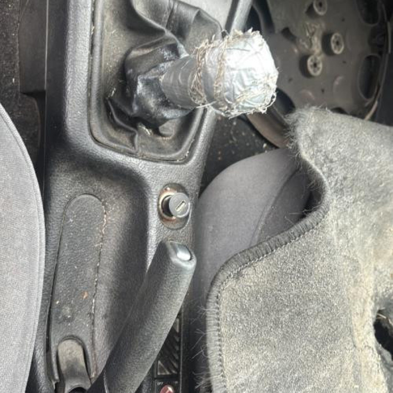 Pivot de moyeu arriere droit PEUGEOT 406 Photo n°18