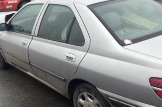 Pivot de moyeu arriere gauche PEUGEOT 406