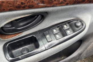 Pivot de moyeu arriere gauche PEUGEOT 406