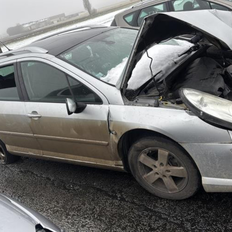 Reservoir essence PEUGEOT 407 Photo n°5