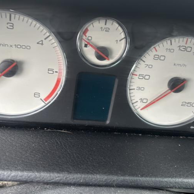 Reservoir essence PEUGEOT 407 Photo n°16