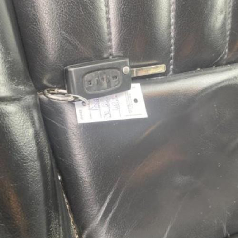 Reservoir essence PEUGEOT 407 Photo n°13