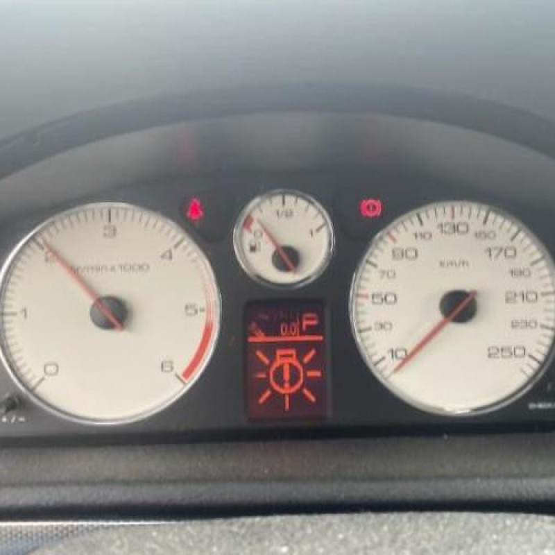 Reservoir essence PEUGEOT 407 Photo n°17