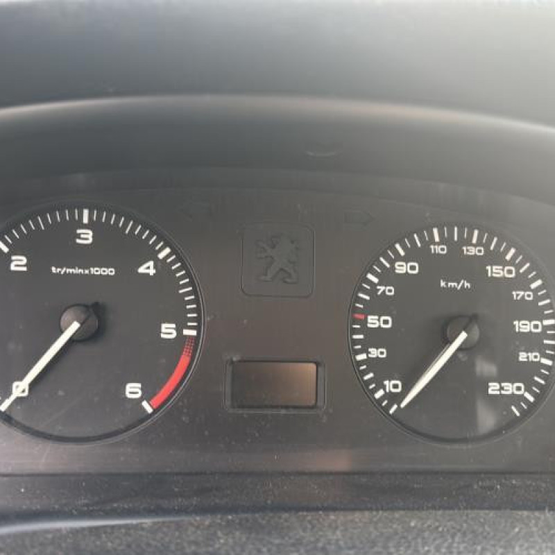 Pivot de moyeu arriere droit PEUGEOT 406 Photo n°18