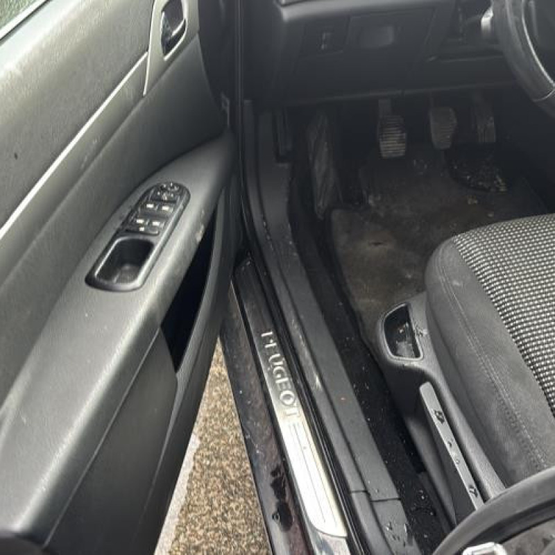 Reservoir essence PEUGEOT 407 Photo n°10