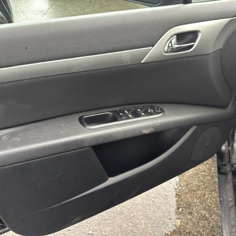 Reservoir essence PEUGEOT 407 Photo n°11