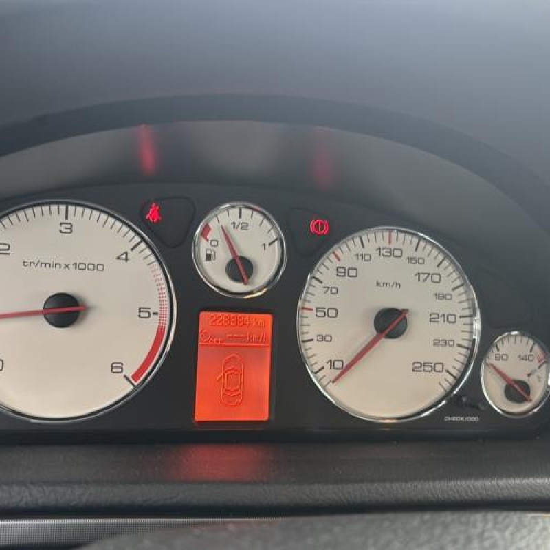 Reservoir essence PEUGEOT 407 Photo n°17