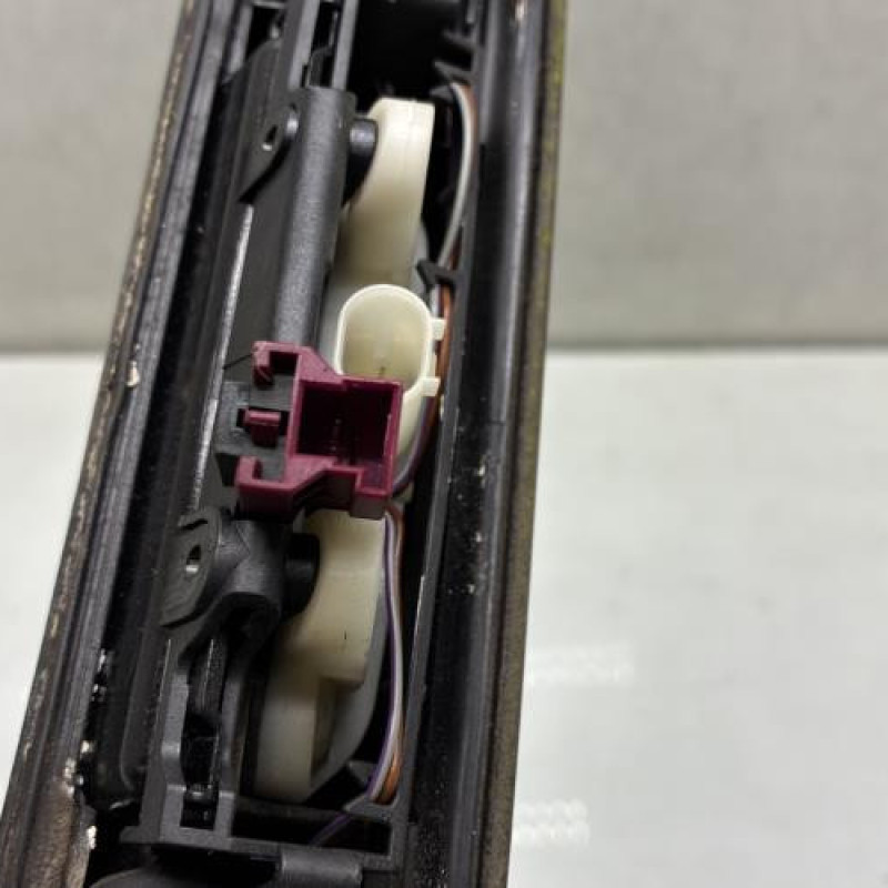 Bouton de coffre MERCEDES CLASSE A 169 Photo n°4