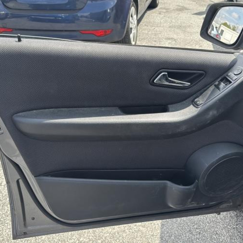 Bouton de coffre MERCEDES CLASSE A 169 Photo n°13