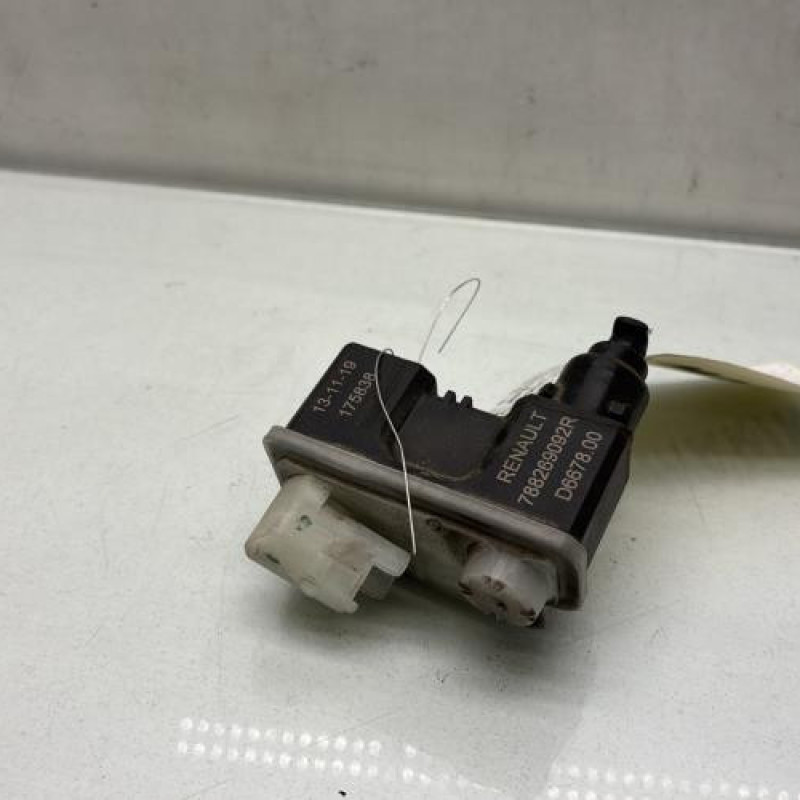 Actionneur verrou trappe d'essence RENAULT CLIO 5 Photo n°1