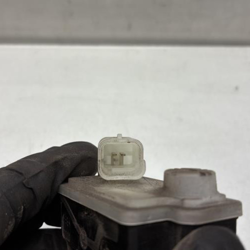 Actionneur verrou trappe d'essence RENAULT CLIO 5 Photo n°3