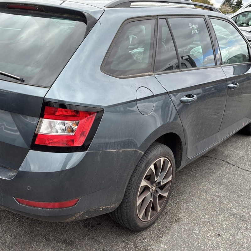 SKODA FABIA 3 PHASE 2 BREAK 1.0 TSI - 12V TURBO Photo n°3