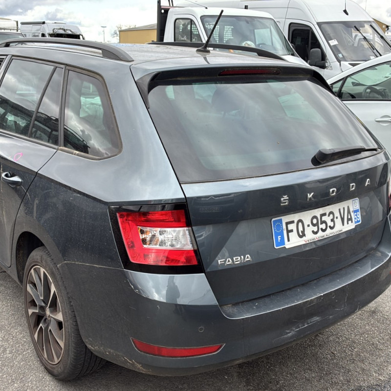 SKODA FABIA 3 PHASE 2 BREAK 1.0 TSI - 12V TURBO Photo n°4