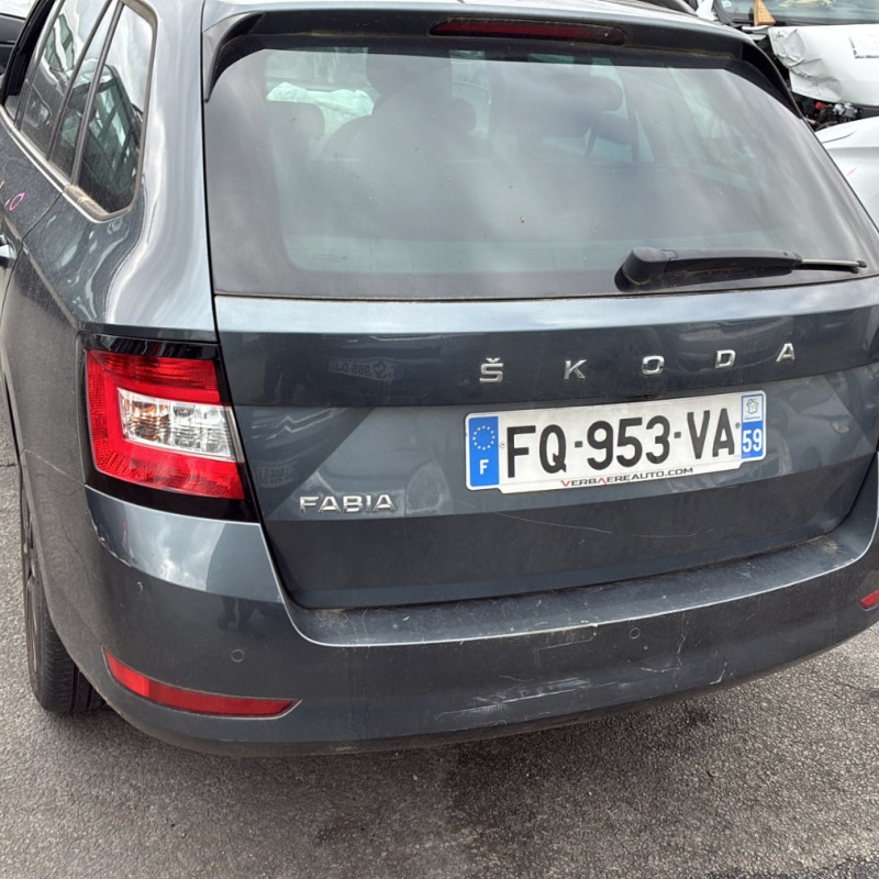 SKODA FABIA 3 PHASE 2 BREAK 1.0 TSI - 12V TURBO Photo n°5