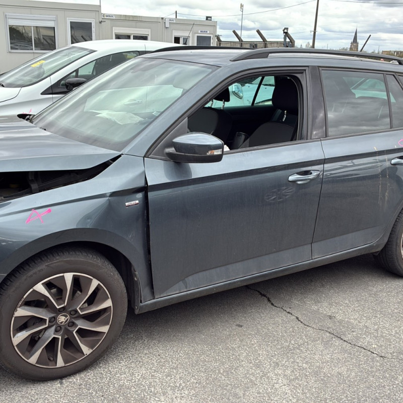 SKODA FABIA 3 PHASE 2 BREAK 1.0 TSI - 12V TURBO Photo n°8